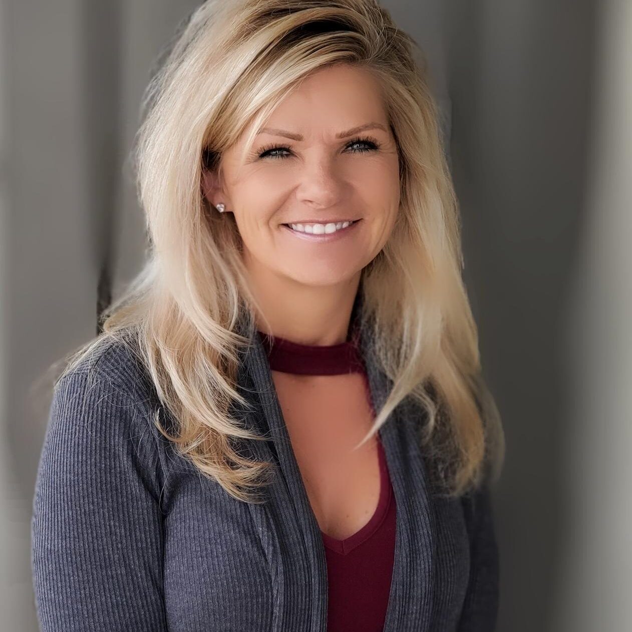 Stefanie Thompson office photo